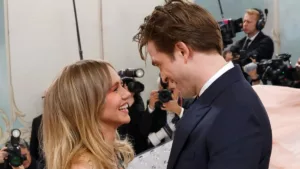 Robert Pattinson and Suki Waterhouse relationship timeline, from 2018 till the present time and reports claim that the couple is totally head over heels for each other.